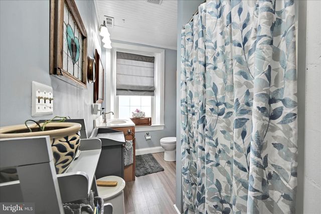 5 CHURCH ST, Glen Rock, PA 17327