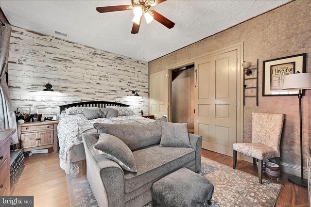 5 CHURCH ST, Glen Rock, PA 17327