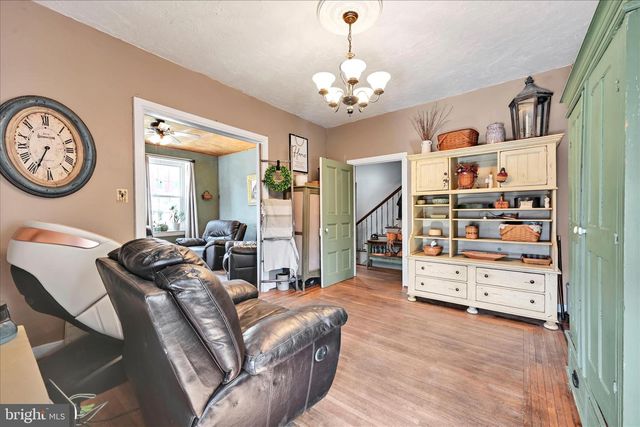 5 CHURCH ST, Glen Rock, PA 17327