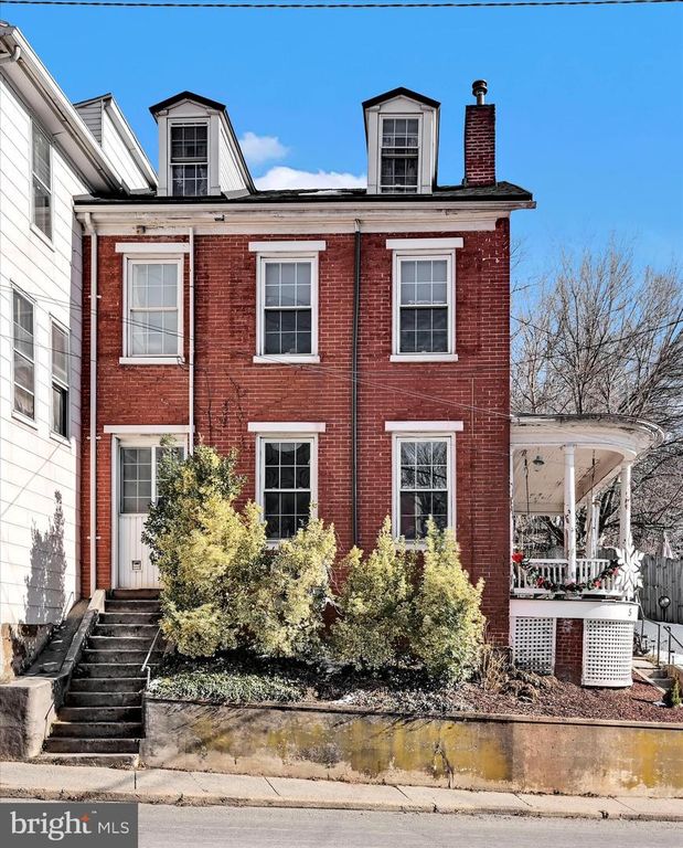 5 CHURCH ST, Glen Rock, PA 17327