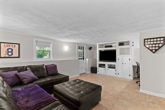 6 Bryant Ave, Shrewsbury, MA 01545