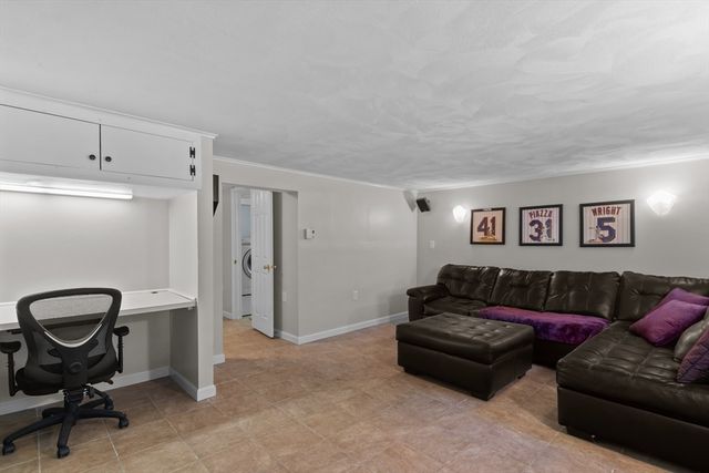 6 Bryant Ave, Shrewsbury, MA 01545