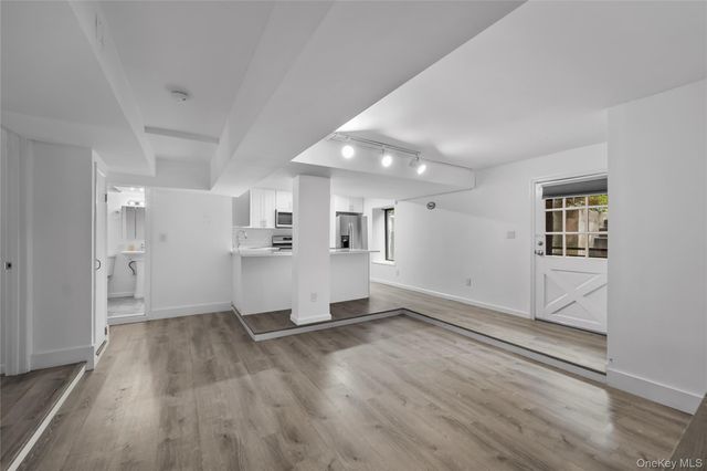 1440 Boston Post Road 8K, Larchmont, NY 10543