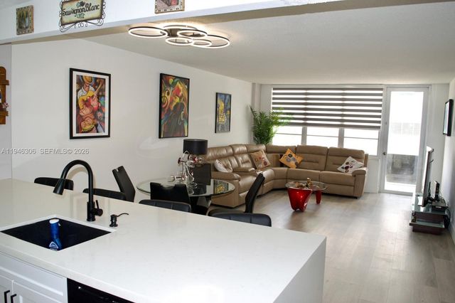 3725 S Ocean Dr 423, Hollywood, FL 33019