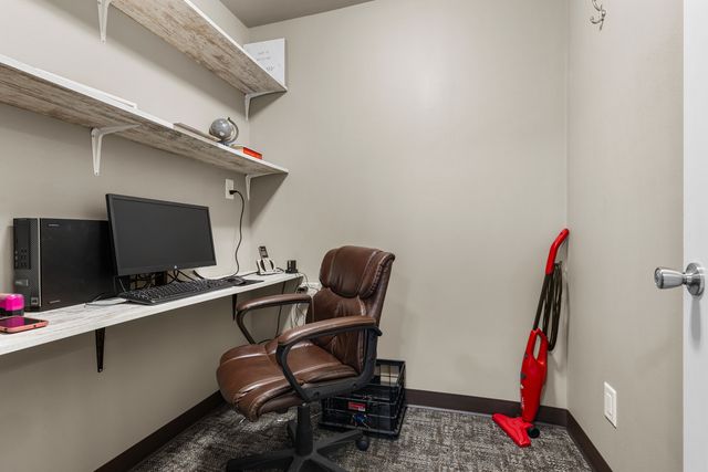 702 Cambridge Avenue, Rockford, IL 61102