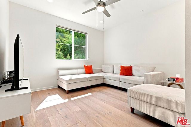 4240 Laurel Canyon Boulevard 305, Studio City (los Angeles), CA 91604
