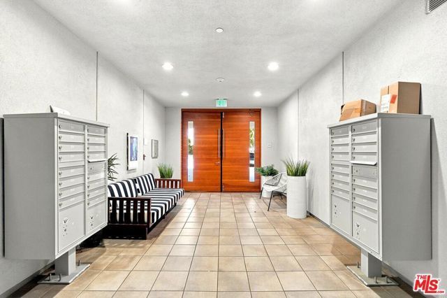 4240 Laurel Canyon Boulevard 305, Studio City (los Angeles), CA 91604