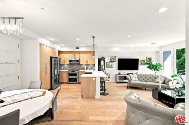 4240 Laurel Canyon Boulevard 305, Studio City (los Angeles), CA 91604