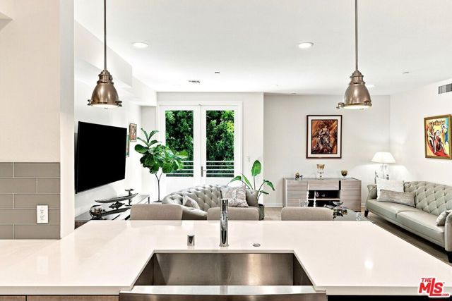 4240 Laurel Canyon Boulevard 305, Studio City (los Angeles), CA 91604