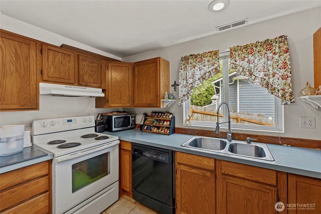 794 West Road, Sedro Woolley, WA 98284