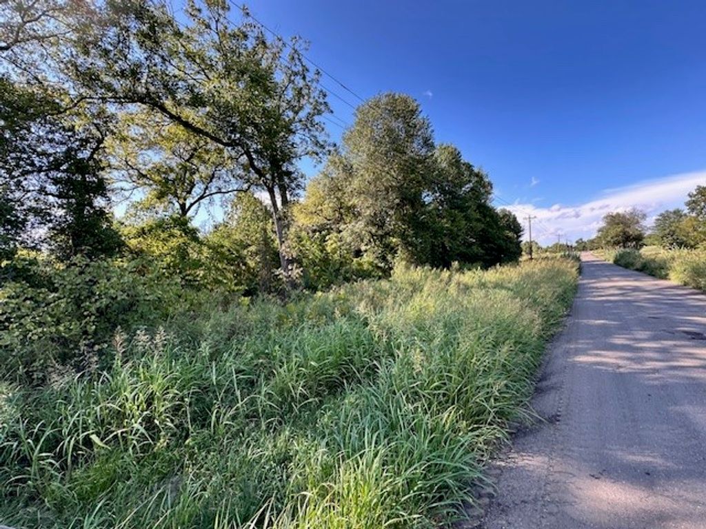 3136 County Road 1076, Celeste, TX 75423