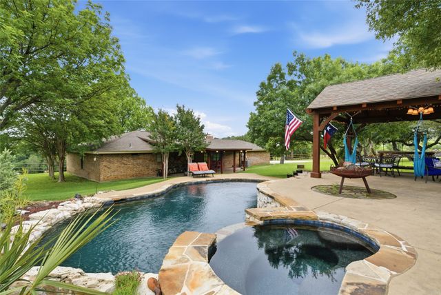 1973 County Road 513, Stephenville, TX 76401