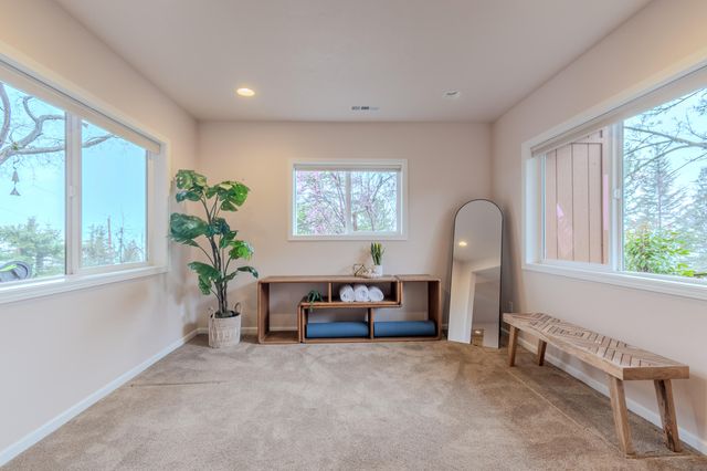 1911 Tamarack Place, Ashland, OR 97520