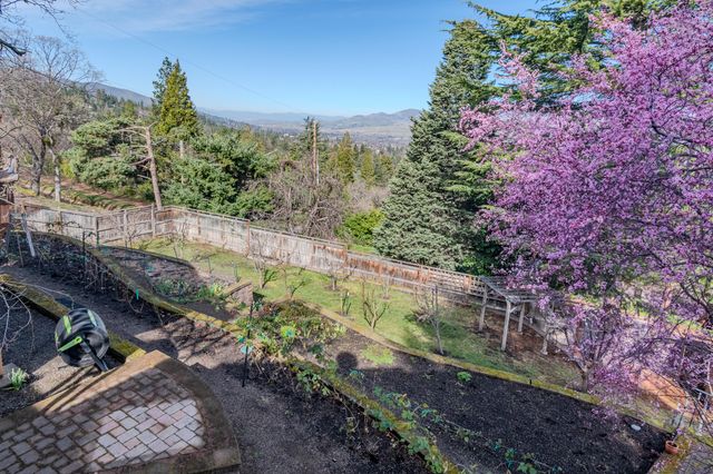 1911 Tamarack Place, Ashland, OR 97520