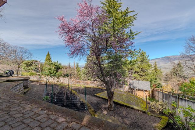 1911 Tamarack Place, Ashland, OR 97520