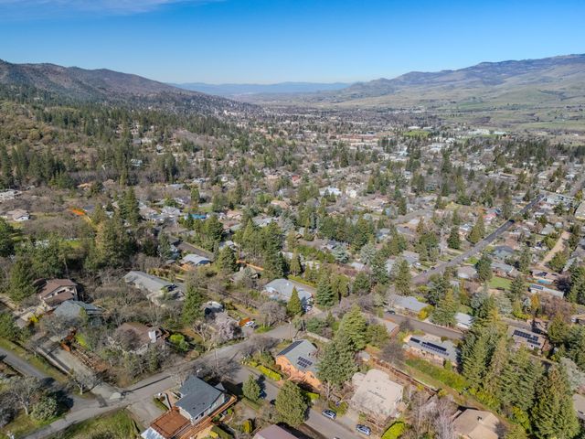 1911 Tamarack Place, Ashland, OR 97520