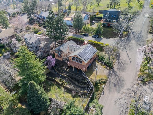 1911 Tamarack Place, Ashland, OR 97520