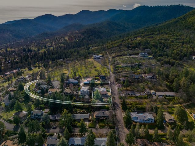 1911 Tamarack Place, Ashland, OR 97520