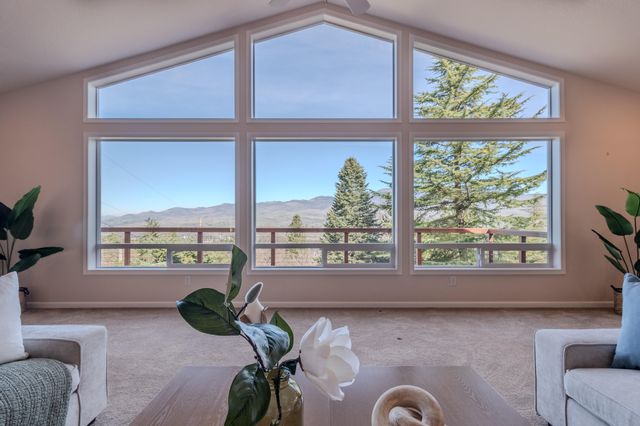 1911 Tamarack Place, Ashland, OR 97520