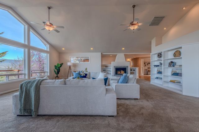 1911 Tamarack Place, Ashland, OR 97520