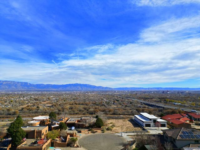 2312 La Vista Court NW, Albuquerque, NM 87120