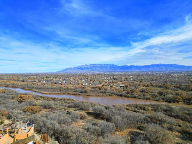 2312 La Vista Court NW, Albuquerque, NM 87120