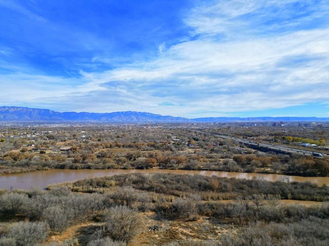 2312 La Vista Court NW, Albuquerque, NM 87120