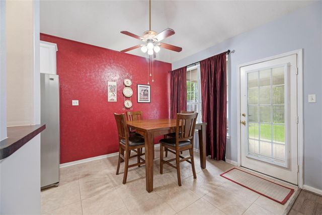 8907 W Rayford Road, Tomball, TX 77375