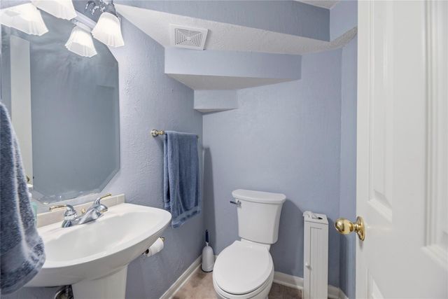 8907 W Rayford Road, Tomball, TX 77375