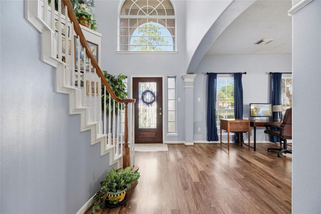 8907 W Rayford Road, Tomball, TX 77375