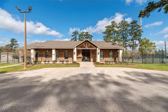 8907 W Rayford Road, Tomball, TX 77375