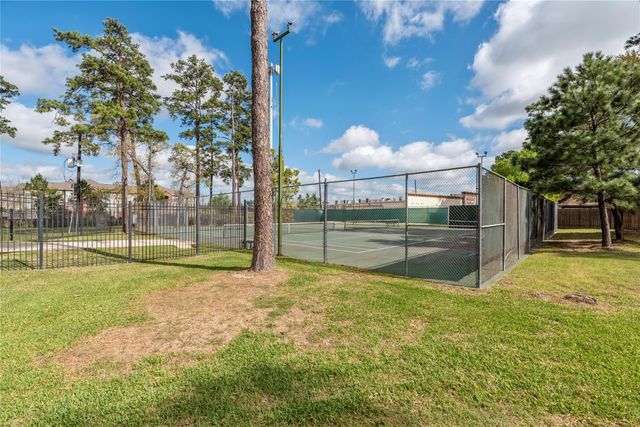 8907 W Rayford Road, Tomball, TX 77375