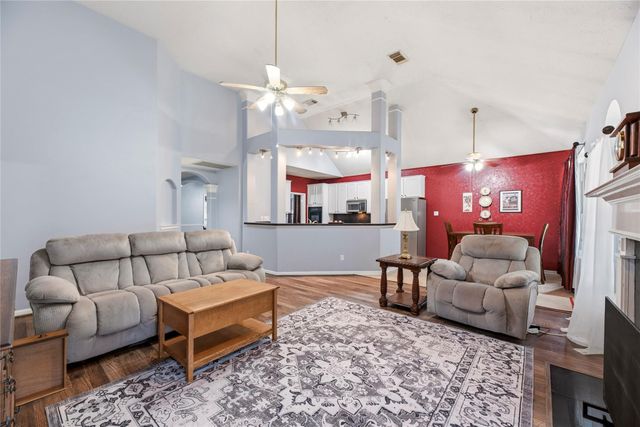 8907 W Rayford Road, Tomball, TX 77375