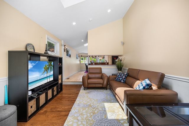 7 Sherborne Cir, Ashland, MA 01721