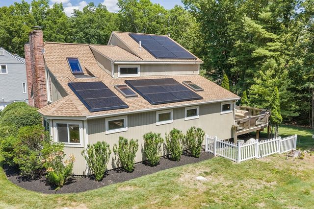 7 Sherborne Cir, Ashland, MA 01721