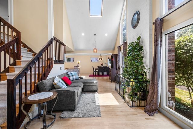 7 Sherborne Cir, Ashland, MA 01721