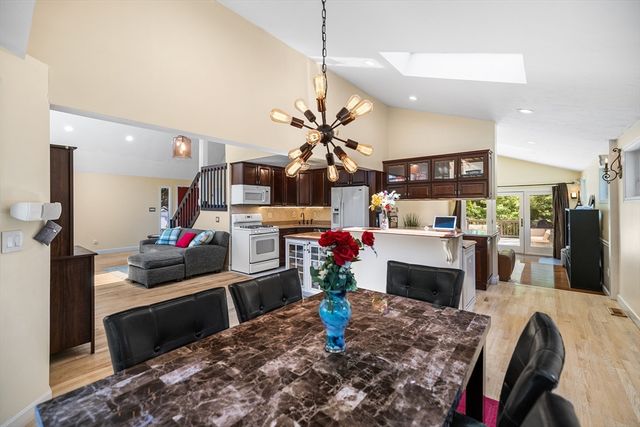 7 Sherborne Cir, Ashland, MA 01721