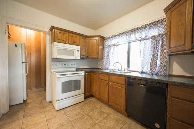 1207 Bertch, Waterloo, IA 50702