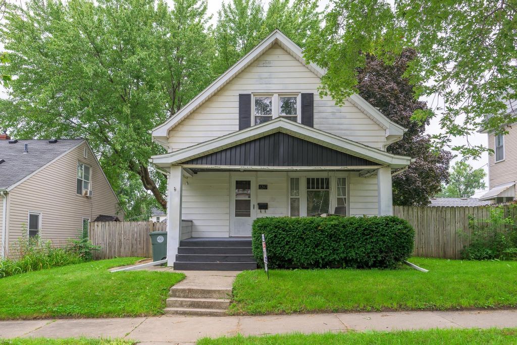 1207 Bertch, Waterloo, IA 50702