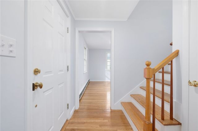 4 Longmeadow Avenue, Middletown, RI 02842