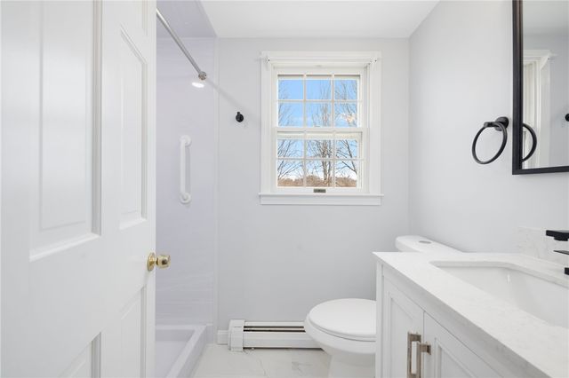4 Longmeadow Avenue, Middletown, RI 02842