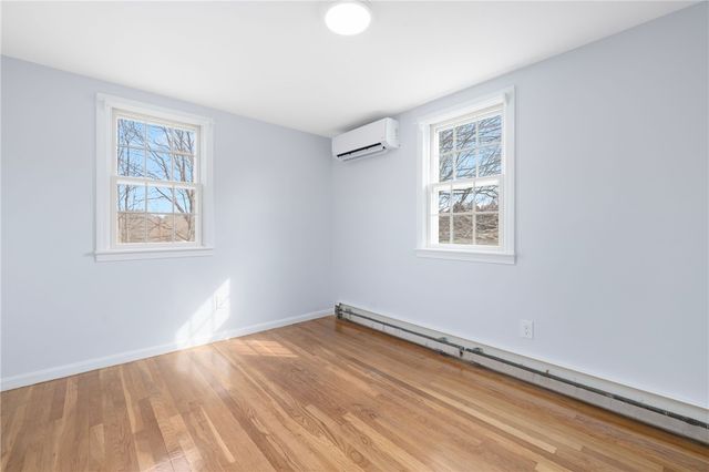 4 Longmeadow Avenue, Middletown, RI 02842