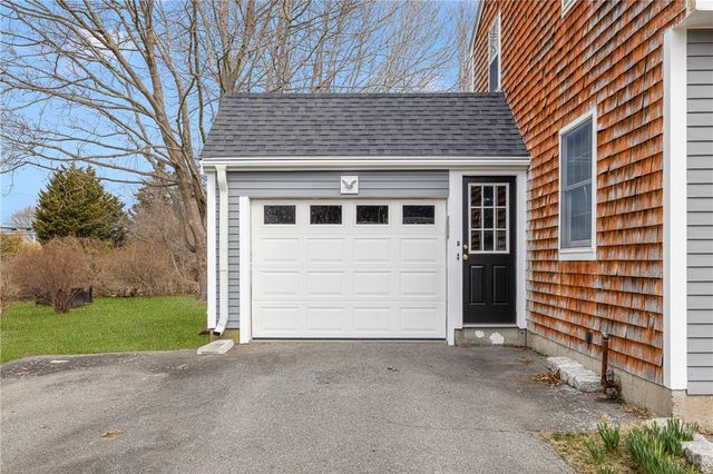 4 Longmeadow Avenue, Middletown, RI 02842