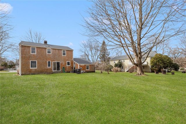 4 Longmeadow Avenue, Middletown, RI 02842
