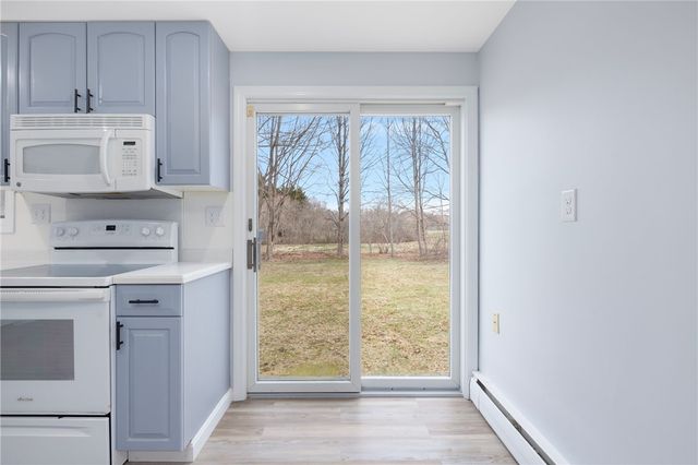 4 Longmeadow Avenue, Middletown, RI 02842