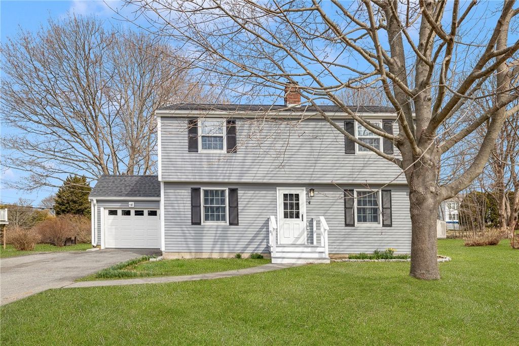 4 Longmeadow Avenue, Middletown, RI 02842