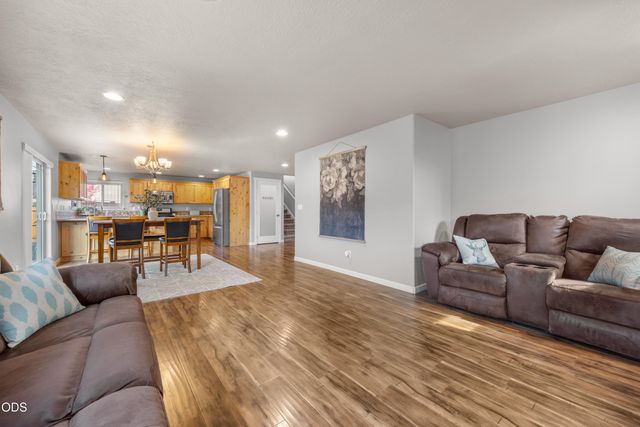 1311 NW 21st Street, Redmond, OR 97756