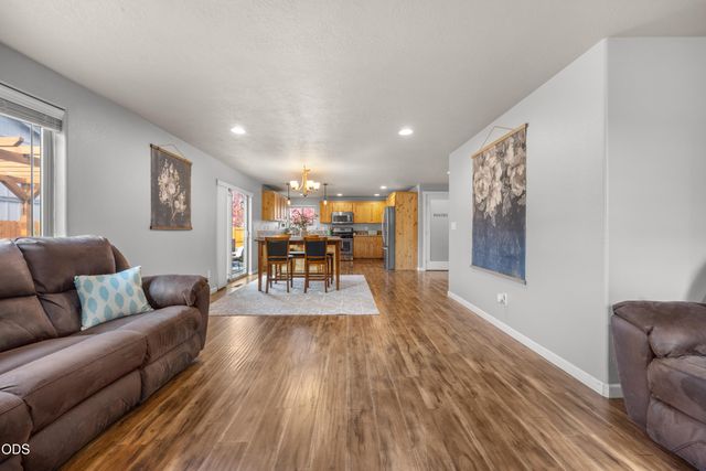 1311 NW 21st Street, Redmond, OR 97756