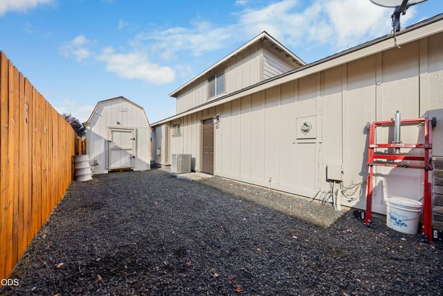 1311 NW 21st Street, Redmond, OR 97756