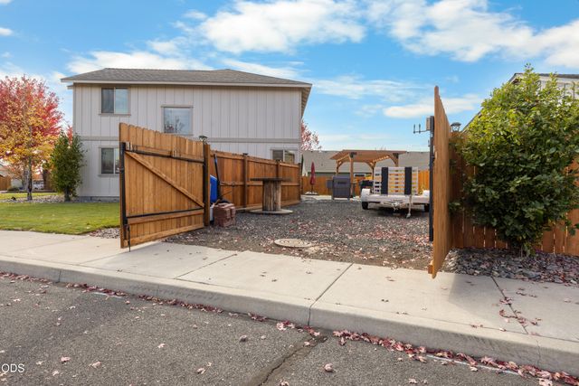 1311 NW 21st Street, Redmond, OR 97756